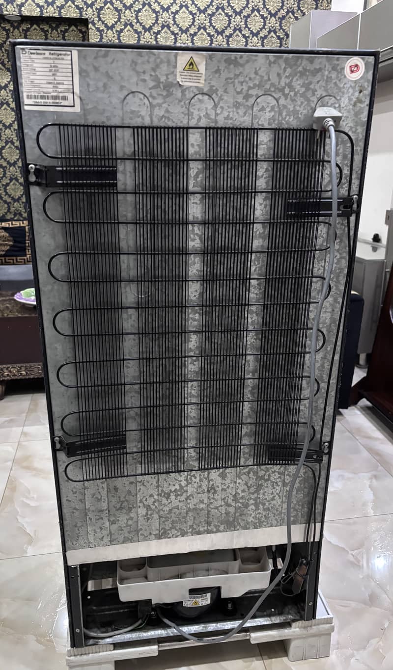 Dawlance mini fridge 8