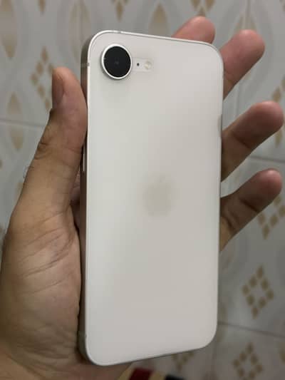 Apple iPhone 16e