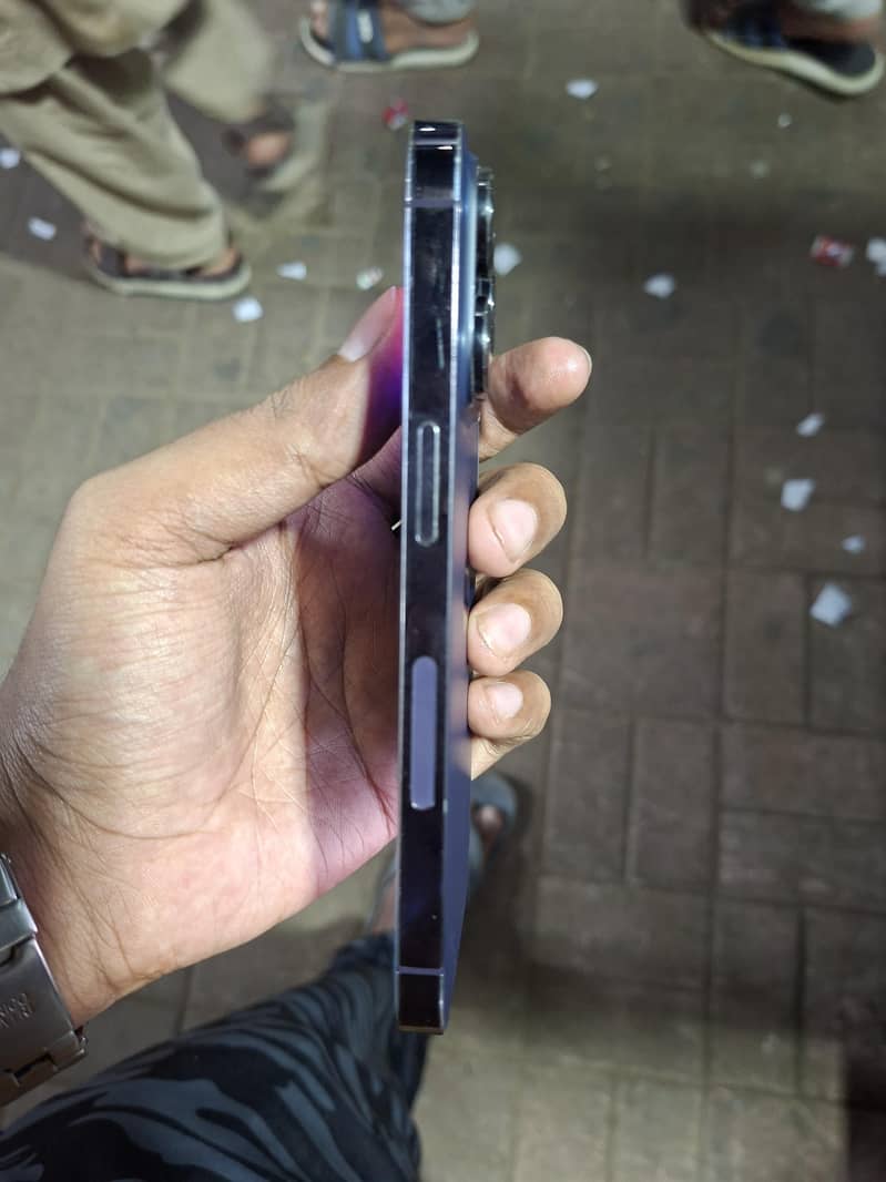 Apple iPhone 14 Pro 1