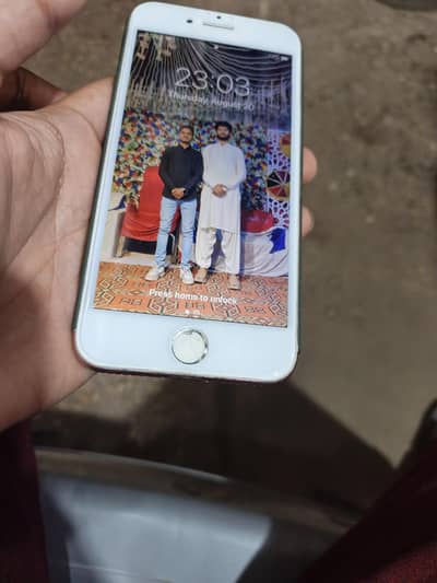 Apple iPhone 7