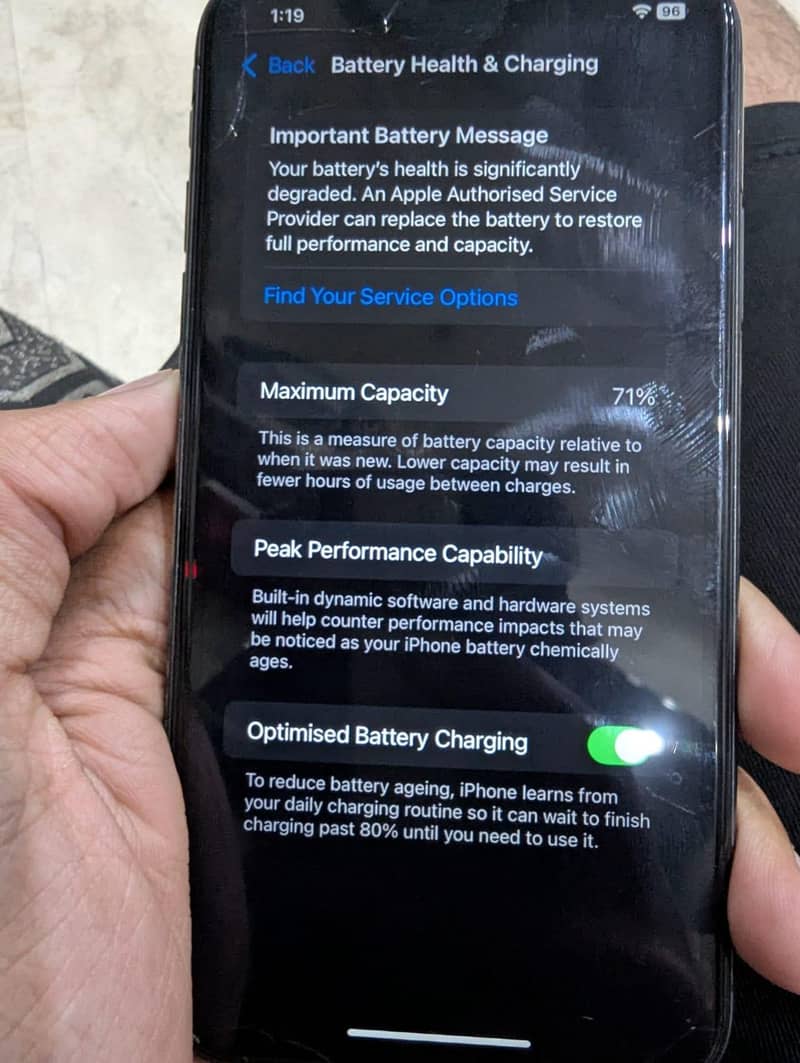Apple iPhone 11 4