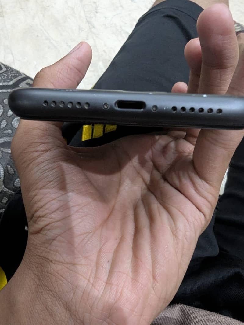 Apple iPhone 11 5