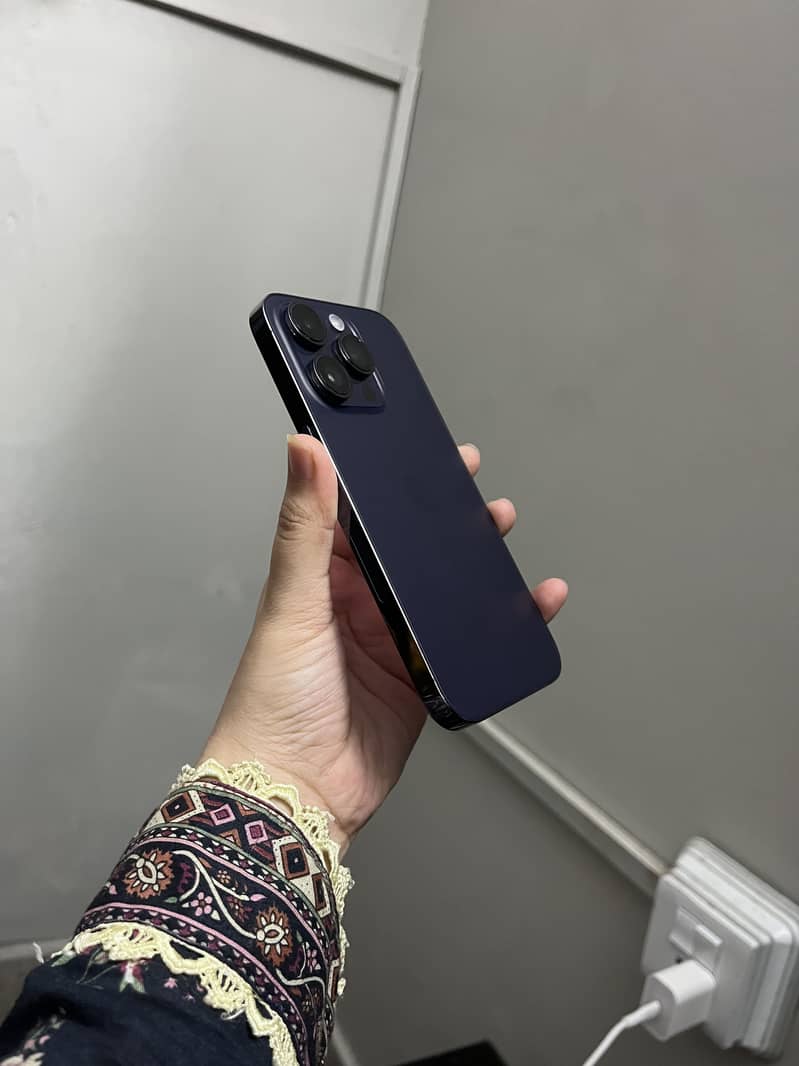 Apple iPhone 14 Pro 1