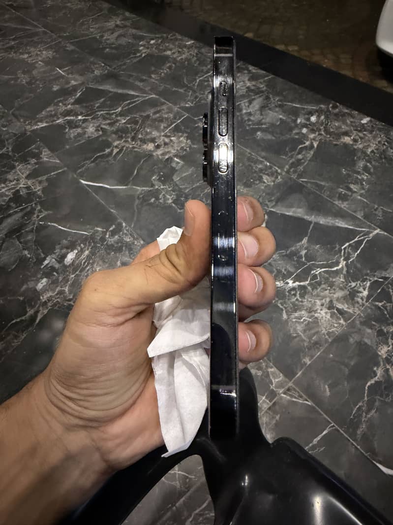 Apple iPhone 14 Pro 1