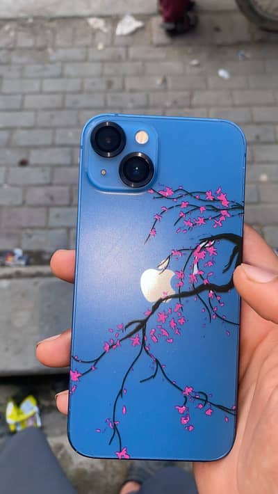 Apple iPhone 13