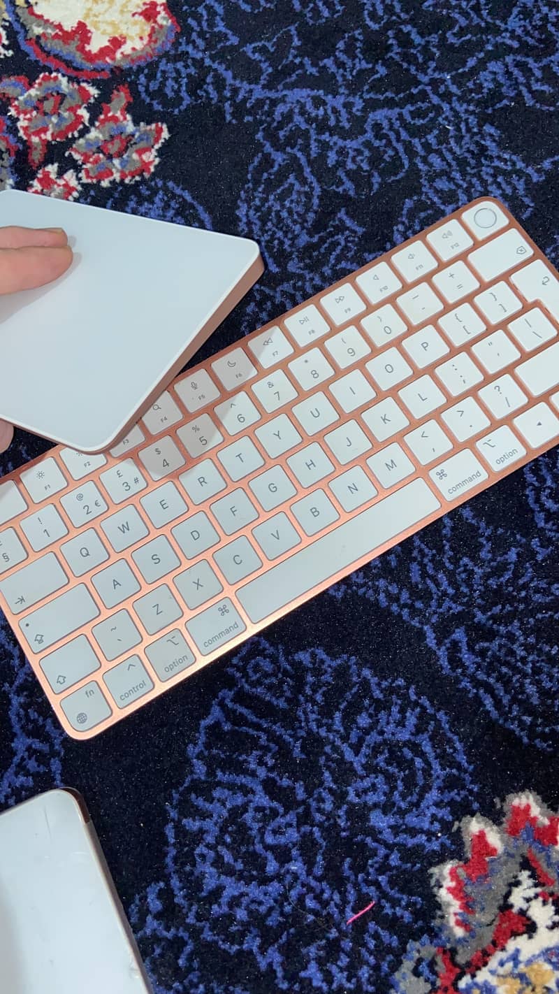 Apple Magic 2 Keyboard 1