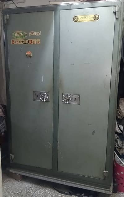 Super delux steel cupboard