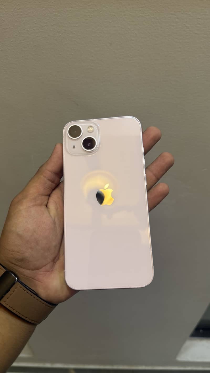 Apple iPhone 13 0