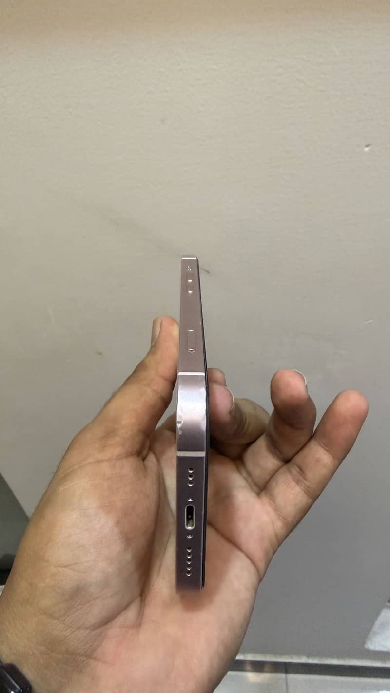 Apple iPhone 13 3
