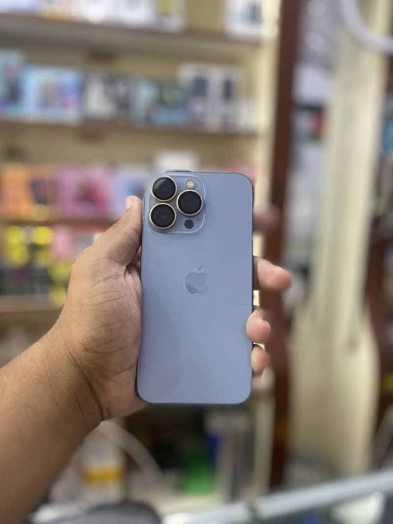 Apple iPhone 13 Pro 1