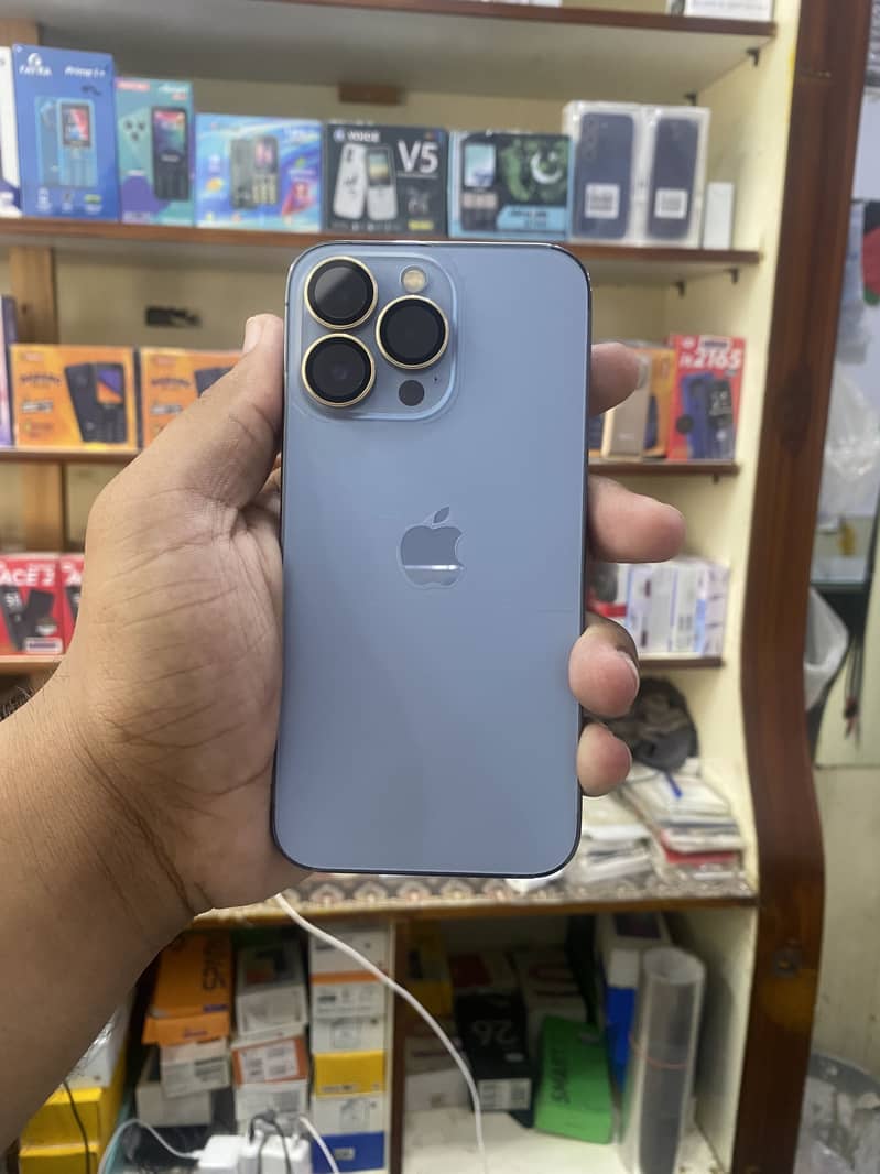Apple iPhone 13 Pro 2