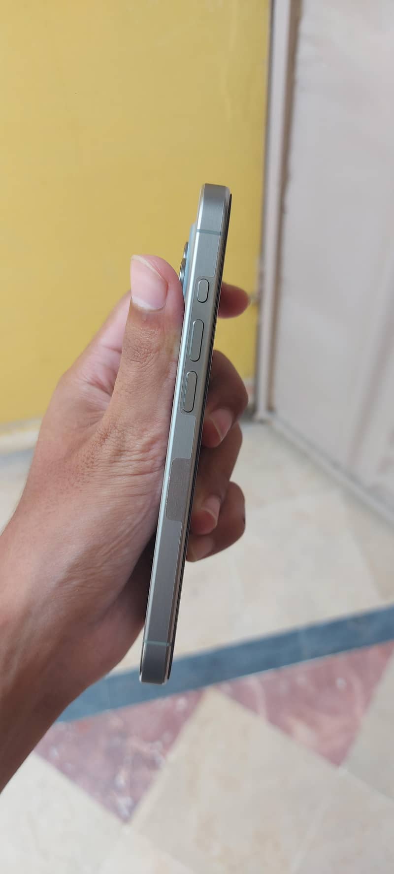 Apple iPhone 15 Pro 6