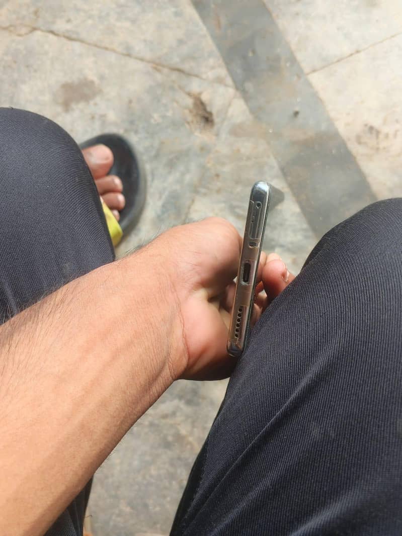 Tecno CAMON 40 Pro 4