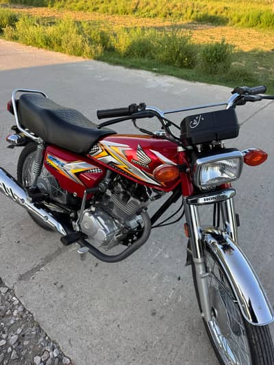 Honda 125 Model 25 for sale All Punjab number