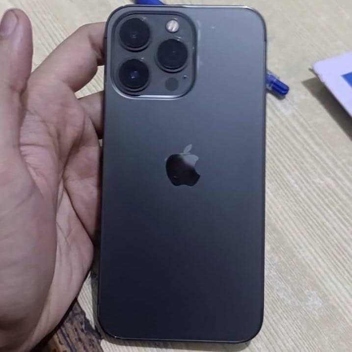 Apple iPhone 13 Pro 2