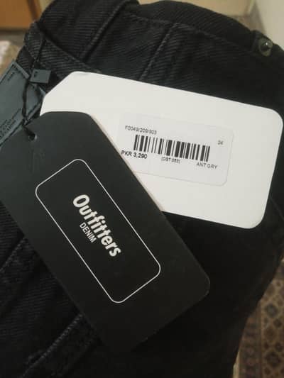 Outfitters new black  straight jeans/denim size 24