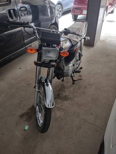 honda 125 model 2017 karachi num 8wa mahina golden num seald chamber