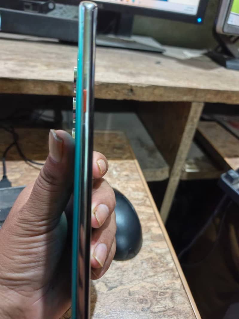Tecno CAMON 40 Pro 1