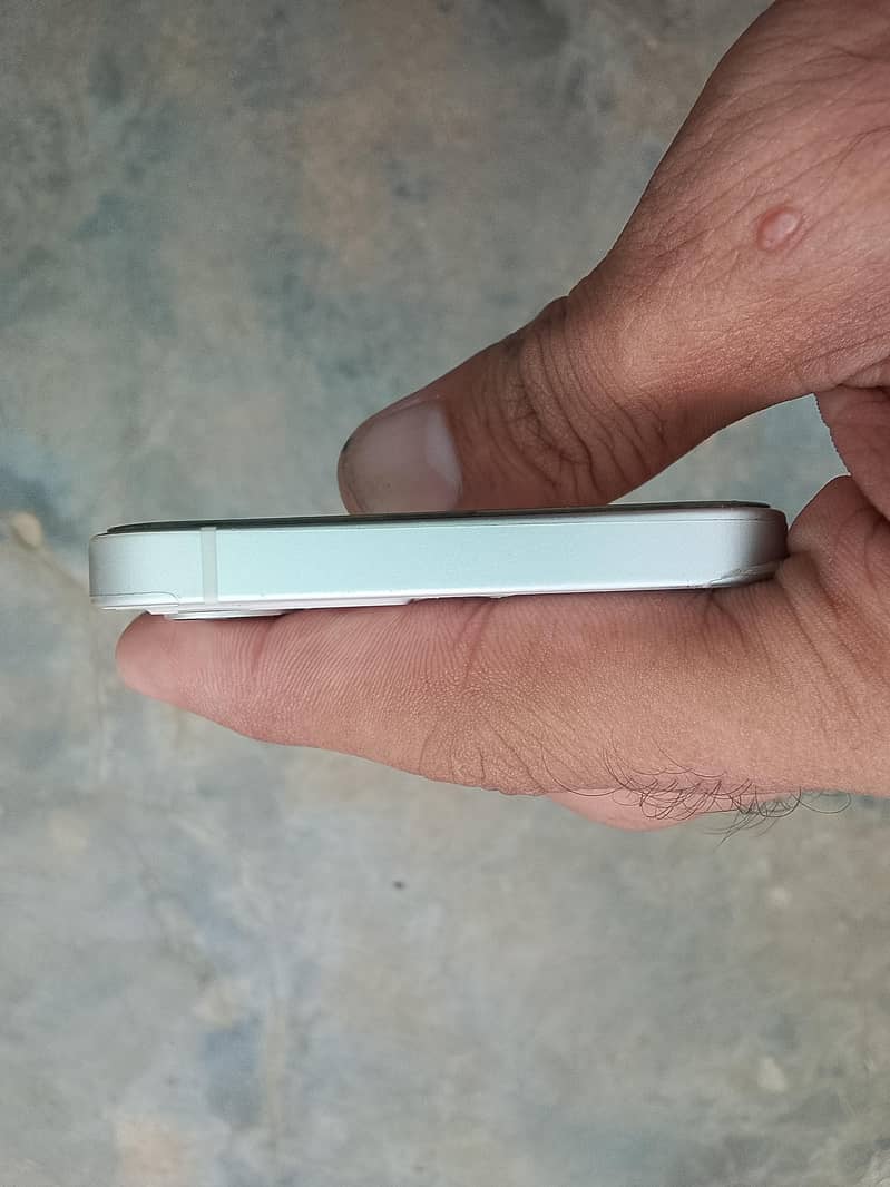 Apple iPhone 12 2