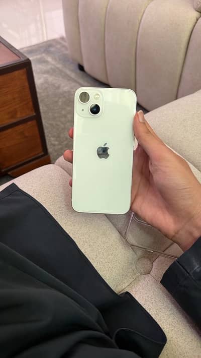 Apple iPhone 13