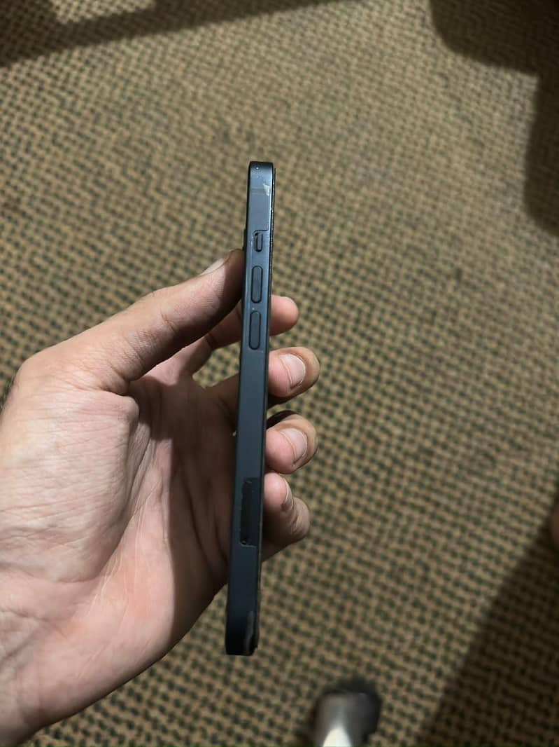 Apple iPhone 13 3