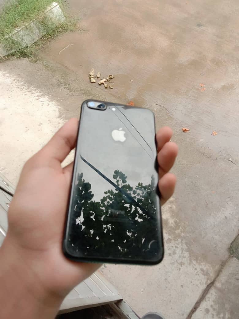 Apple iPhone 7 Plus 0