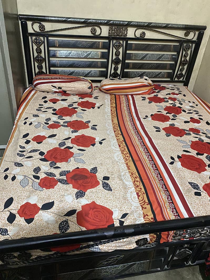 Double bed 0