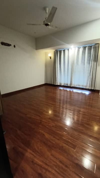 1 Kanal Full House Available For Rent In Main Cantt .
