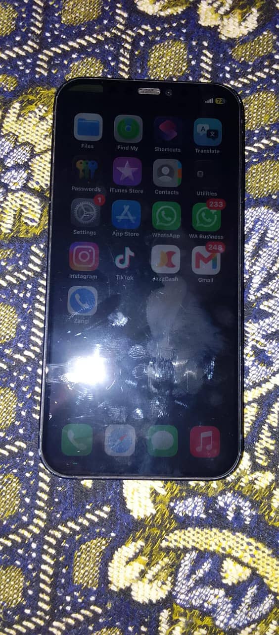 Apple iPhone 12 6