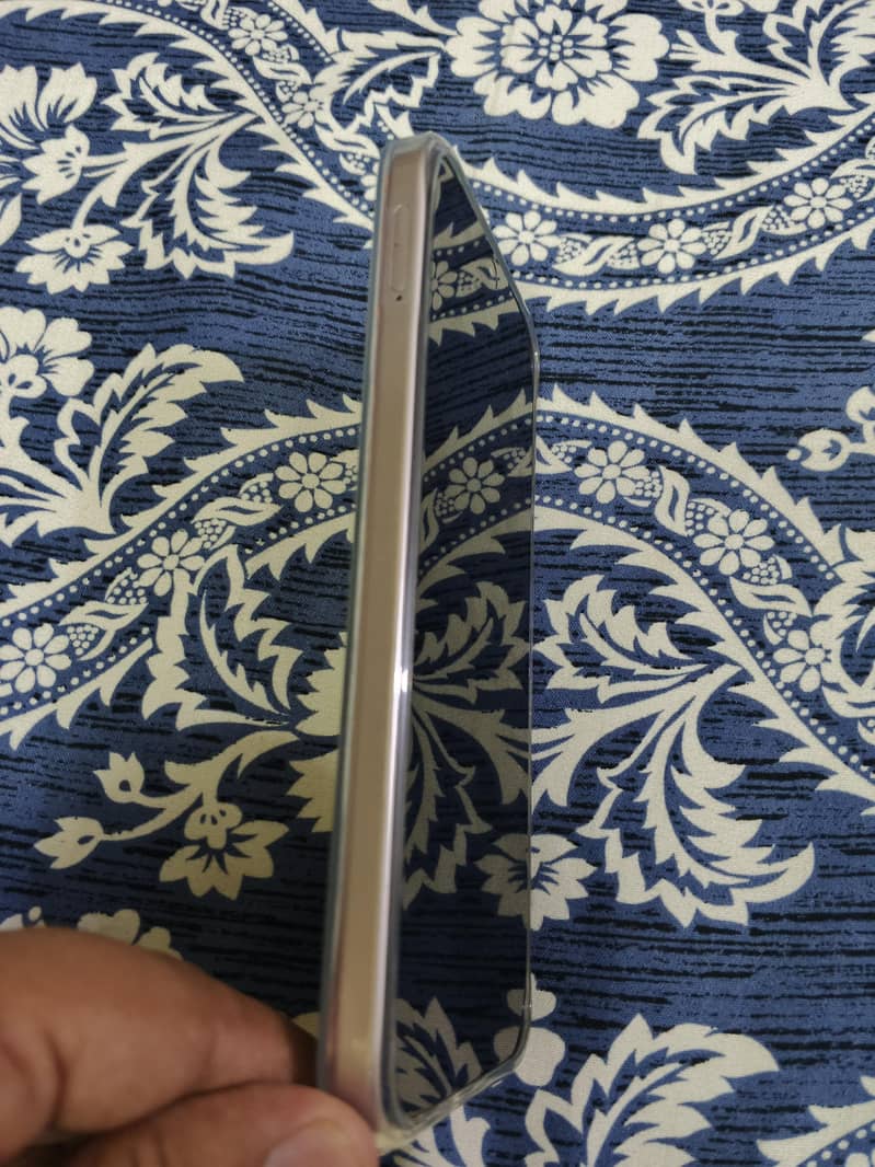 OPPO A6 4