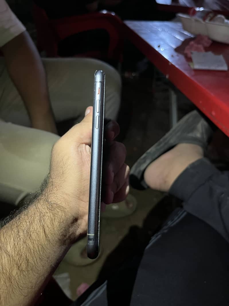 Apple iPhone 11 5