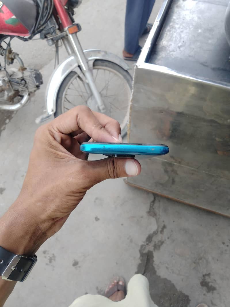 Xiaomi Redmi Note 9S 1