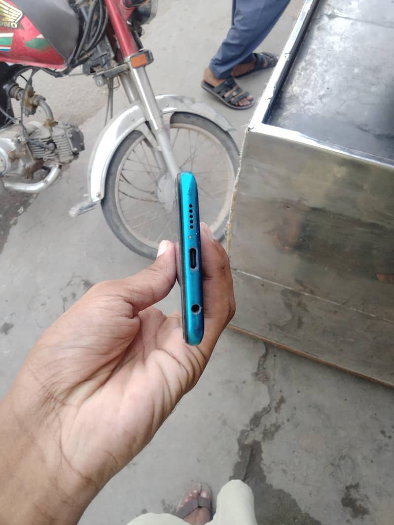 Xiaomi Redmi Note 9S 3