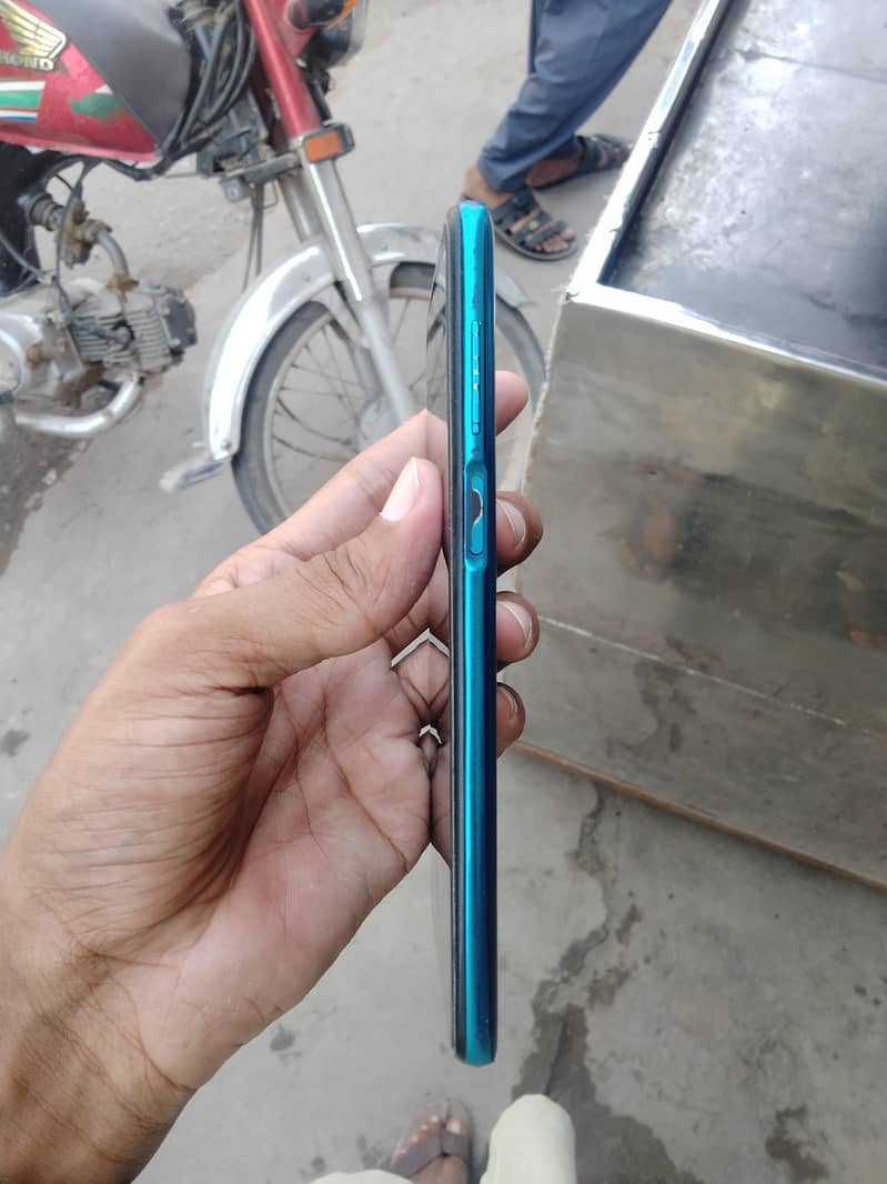 Xiaomi Redmi Note 9S 4