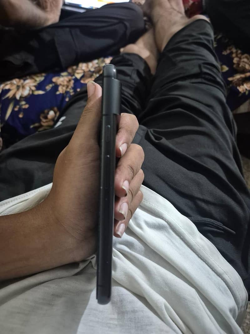 Google Pixel 8 3