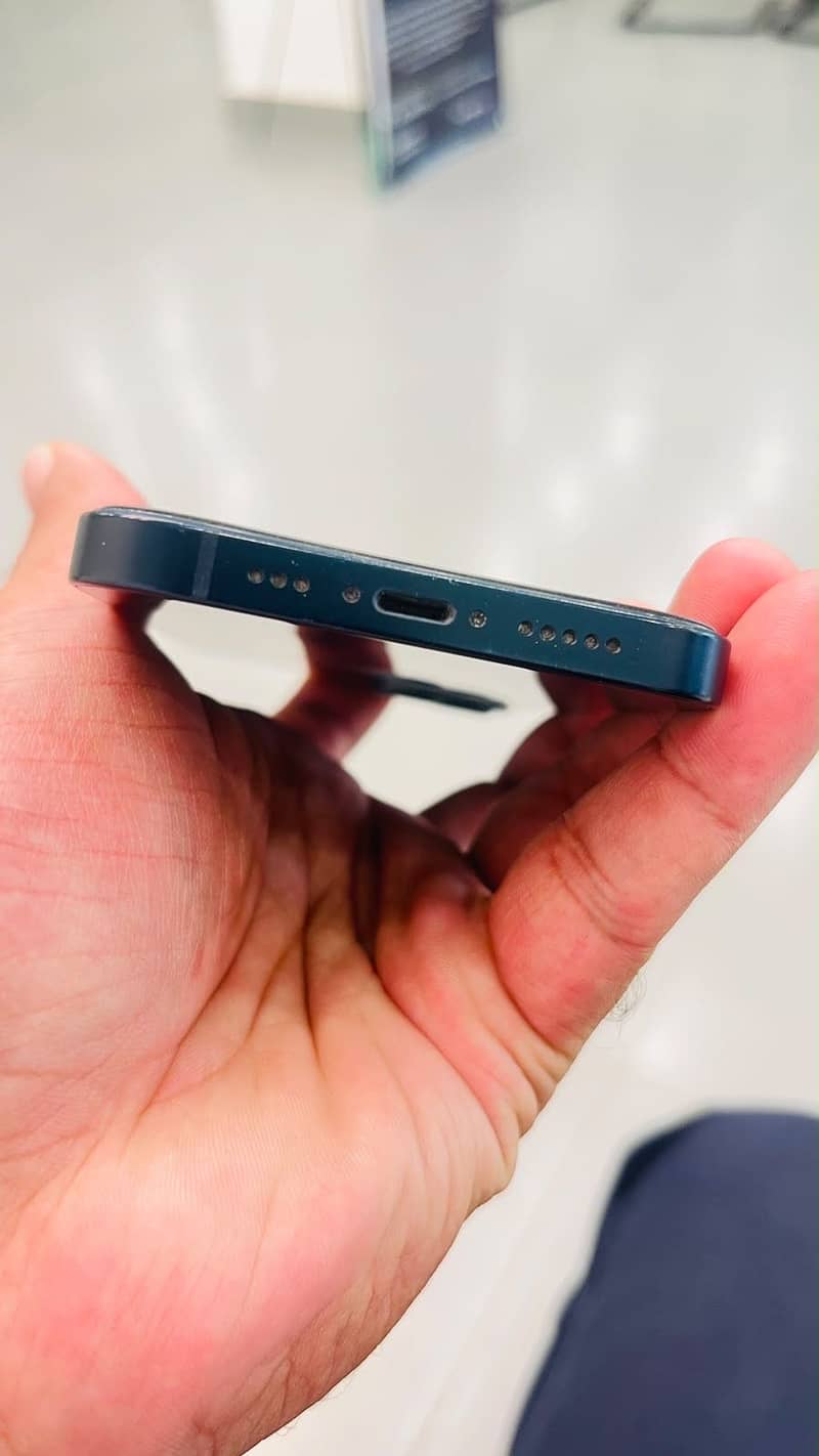 Apple iPhone 13 1