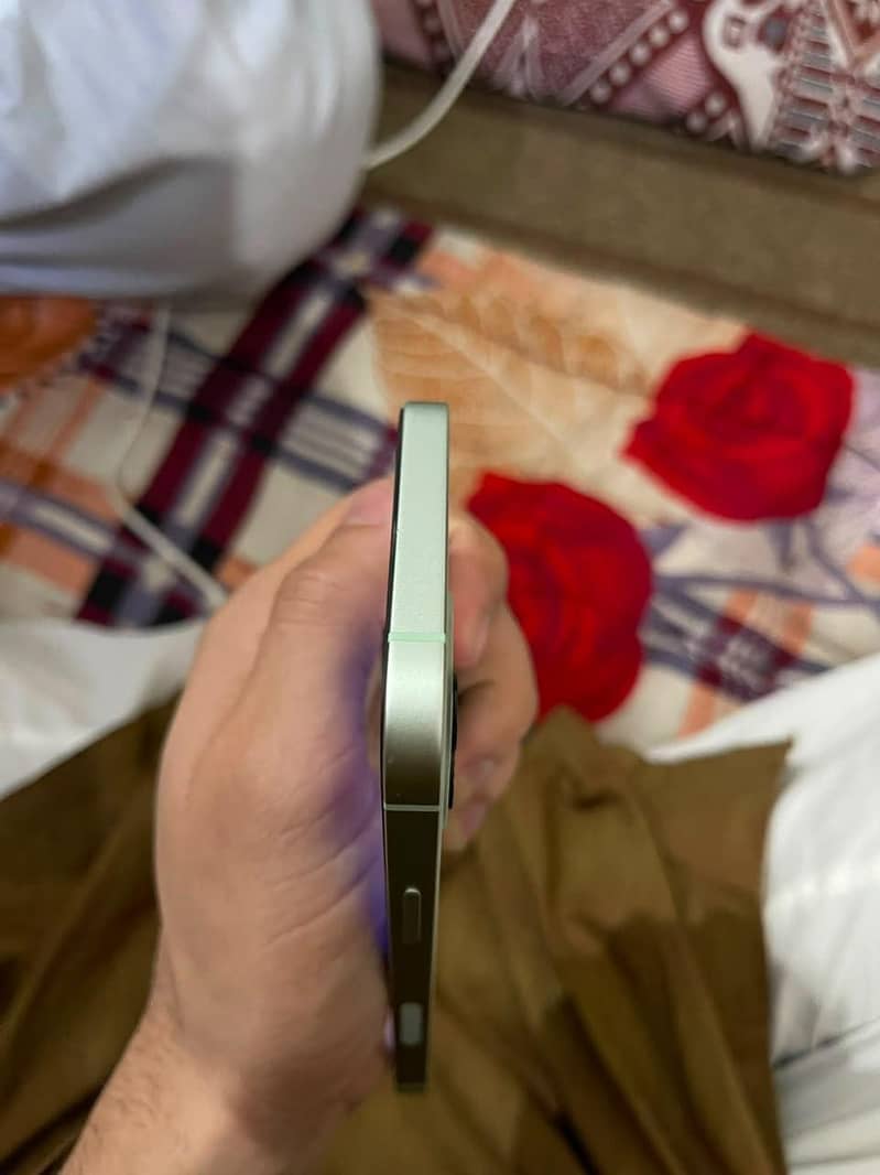 Apple iPhone 12 2