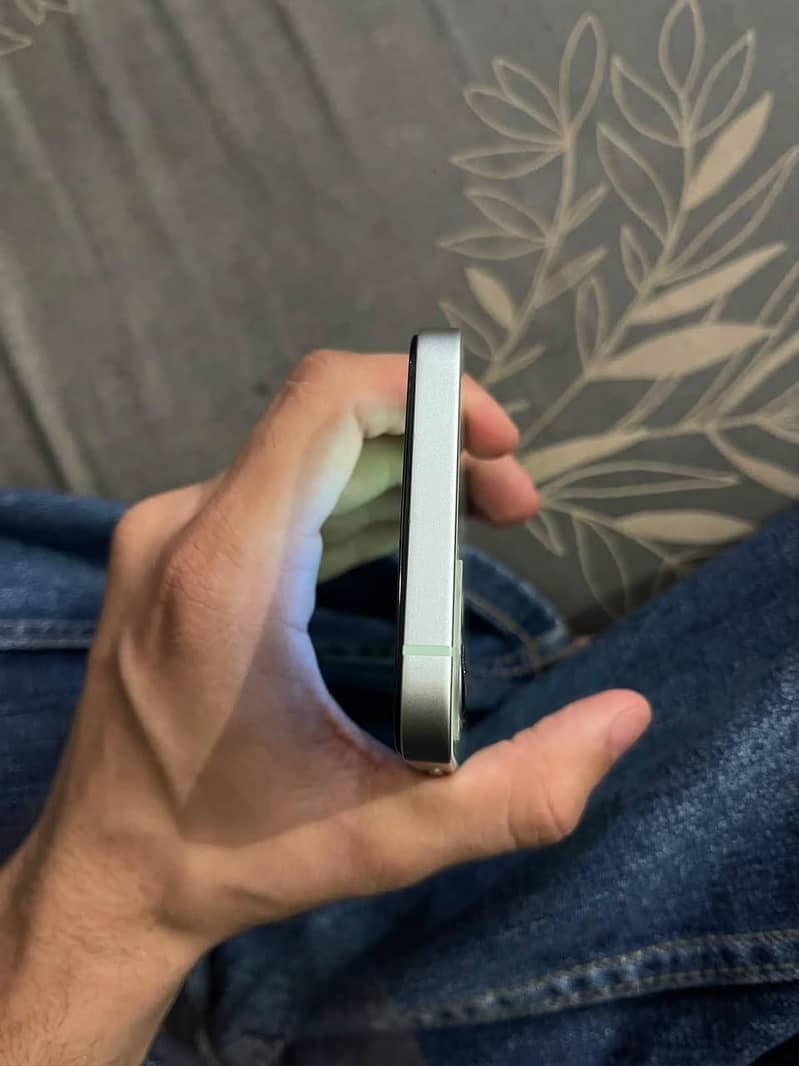Apple iPhone 12 3