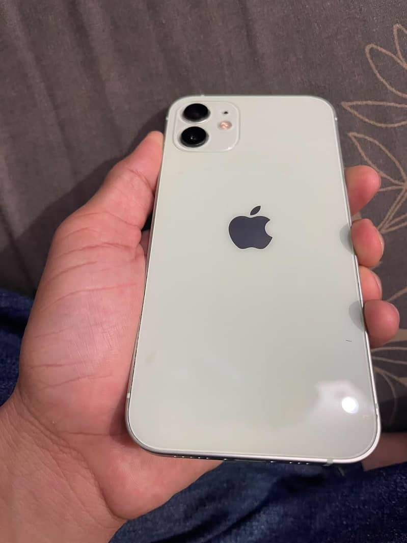Apple iPhone 12 7