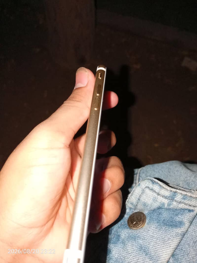 Apple iPhone 7 4