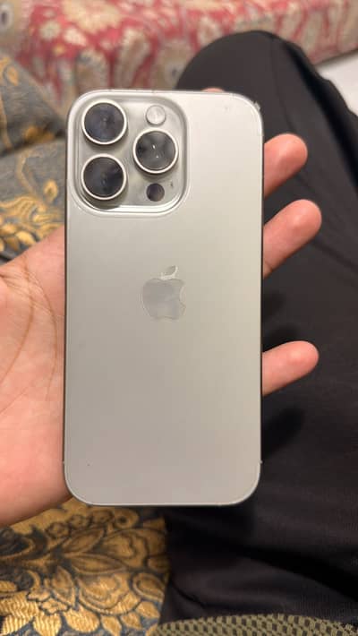 Apple iPhone 16 Pro