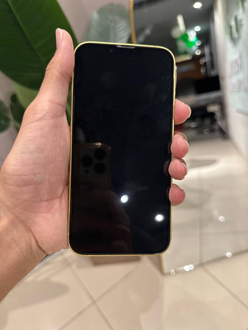 Apple iPhone 14 9