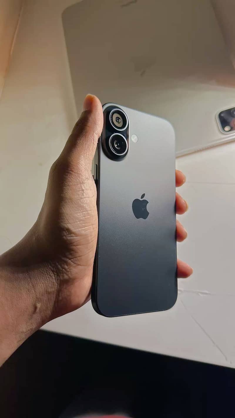 Apple iPhone 17 2
