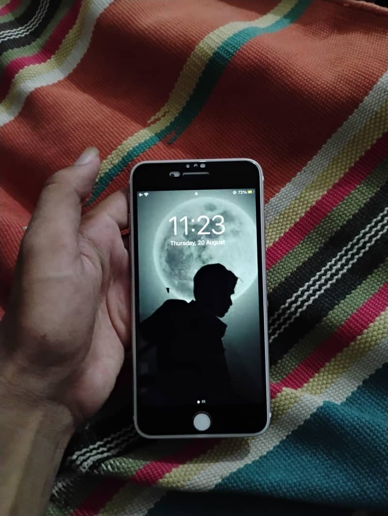 Apple iPhone 7 Plus 2