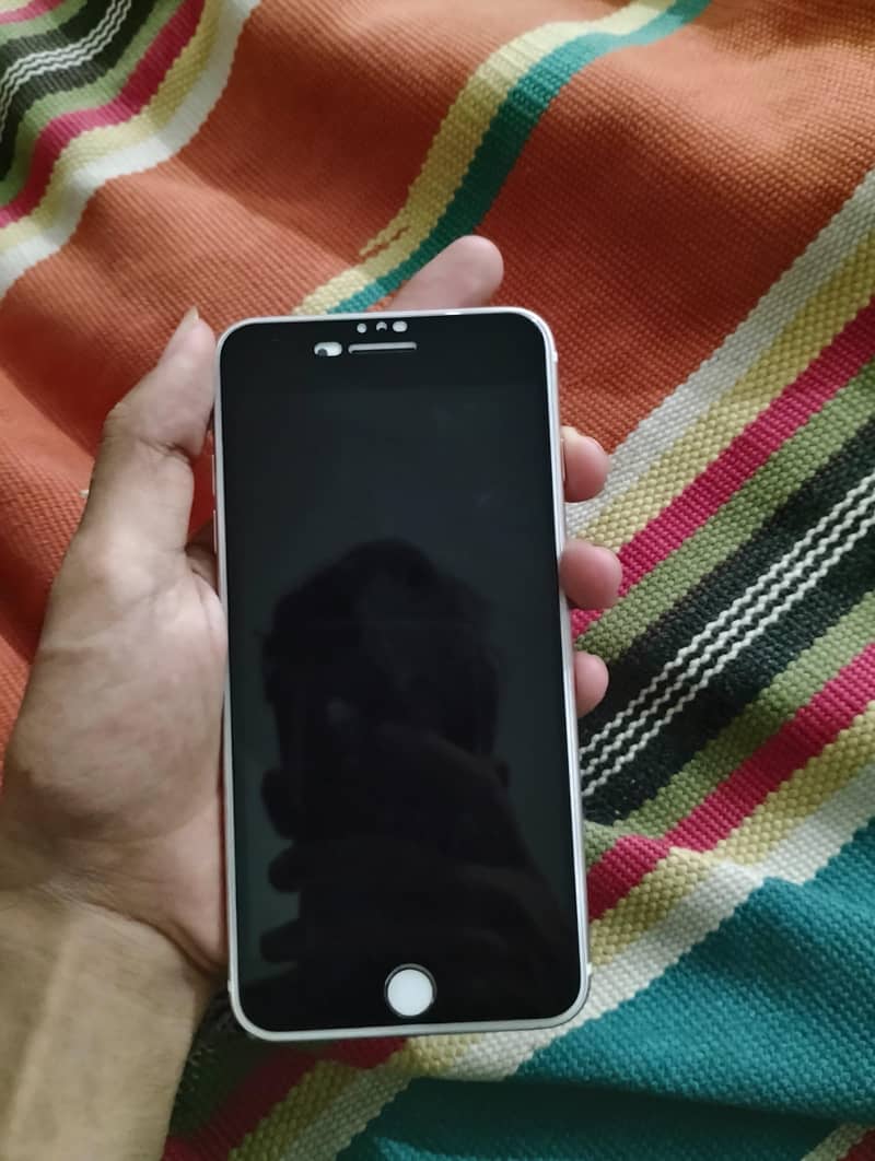 Apple iPhone 7 Plus 3