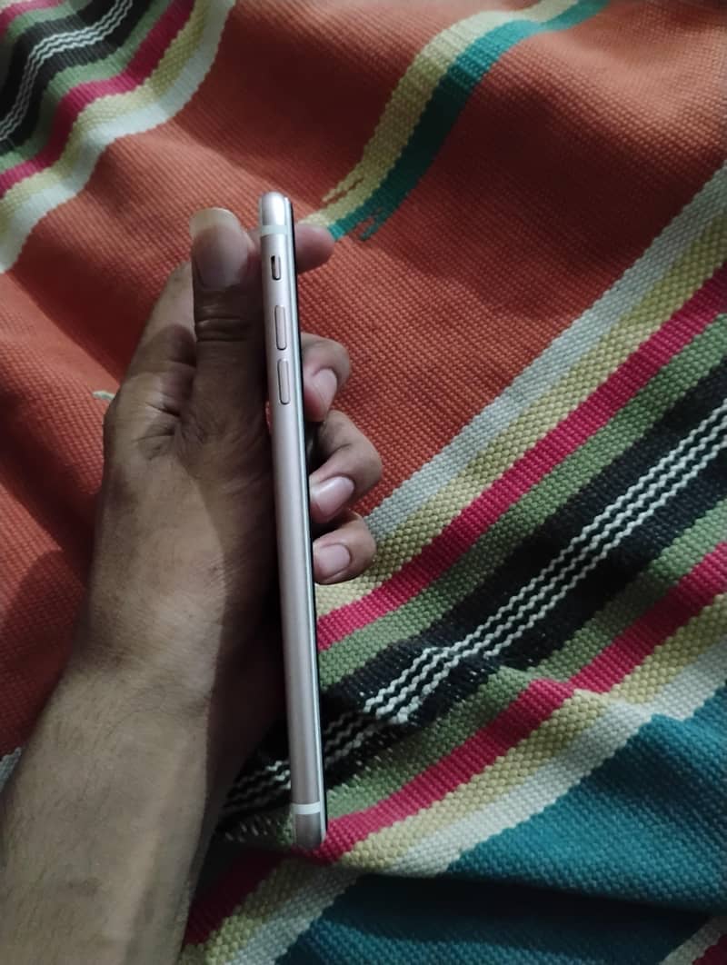 Apple iPhone 7 Plus 4
