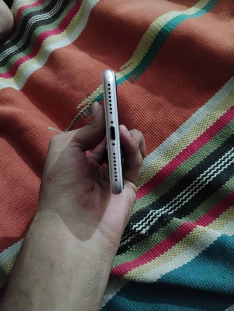 Apple iPhone 7 Plus 5