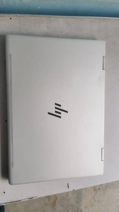 HP elite book 830g⁵ 8gb ram 256 nvme touch 360