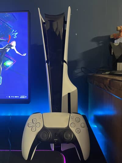PS5 SLIM DISC EDITION LIGHTLY USED WITH BOX