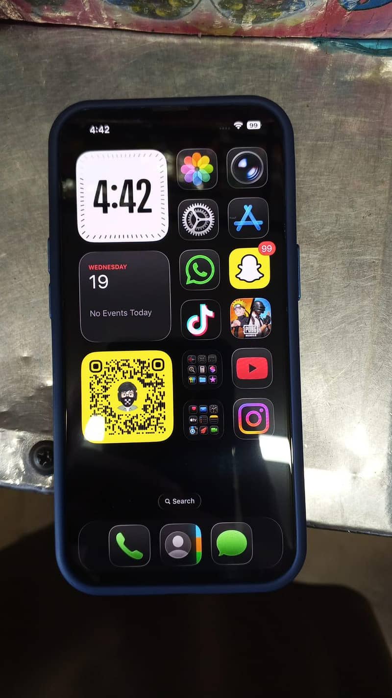 Apple iPhone 13 4